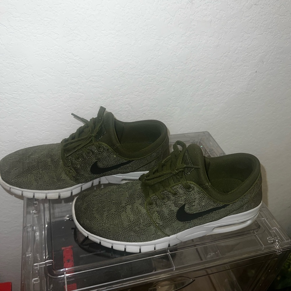 Nike Green Athletic Shoes